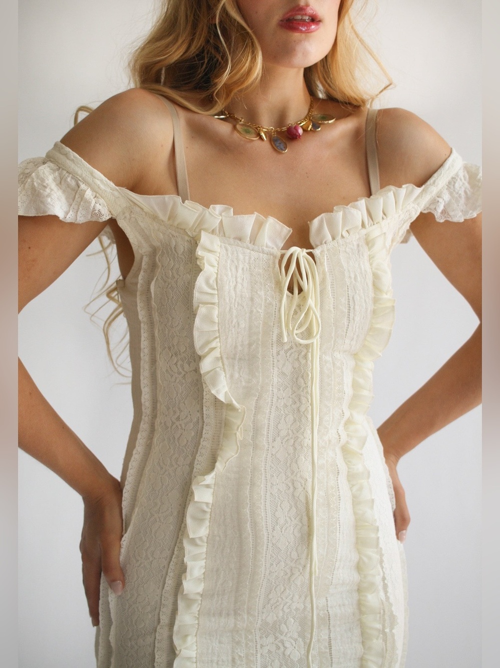 NEW Wild Rose and Sparrow The Desirée Dress in Lily Lace - Picture 5 of 9